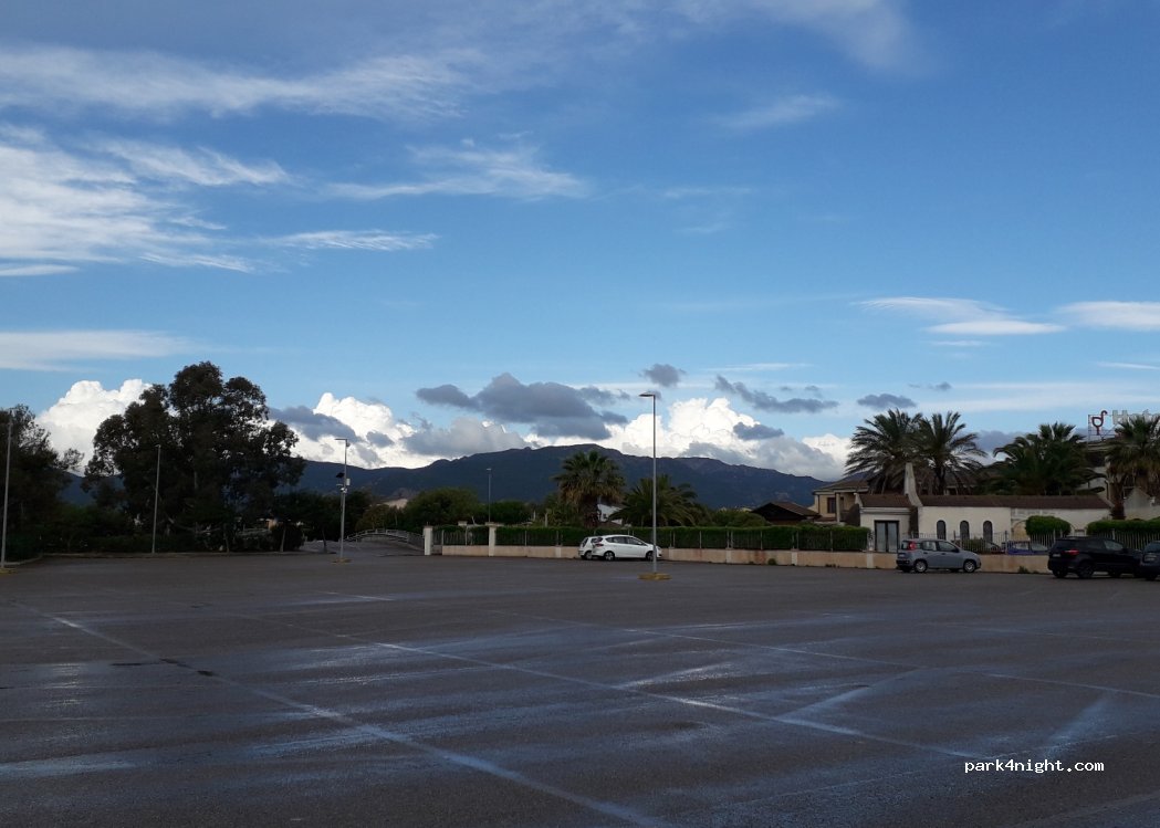 (09012) La Maddalena - 13 Via Ustica — foto