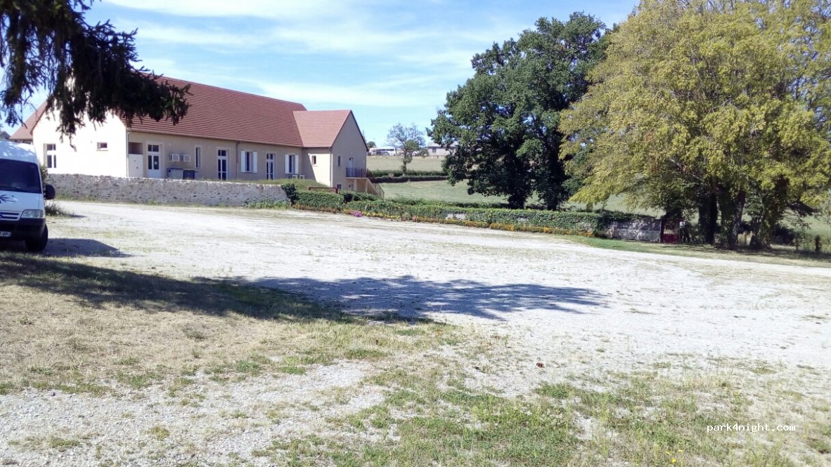 (03170) Deneuille-les-Mines - Le Bourg — foto 3