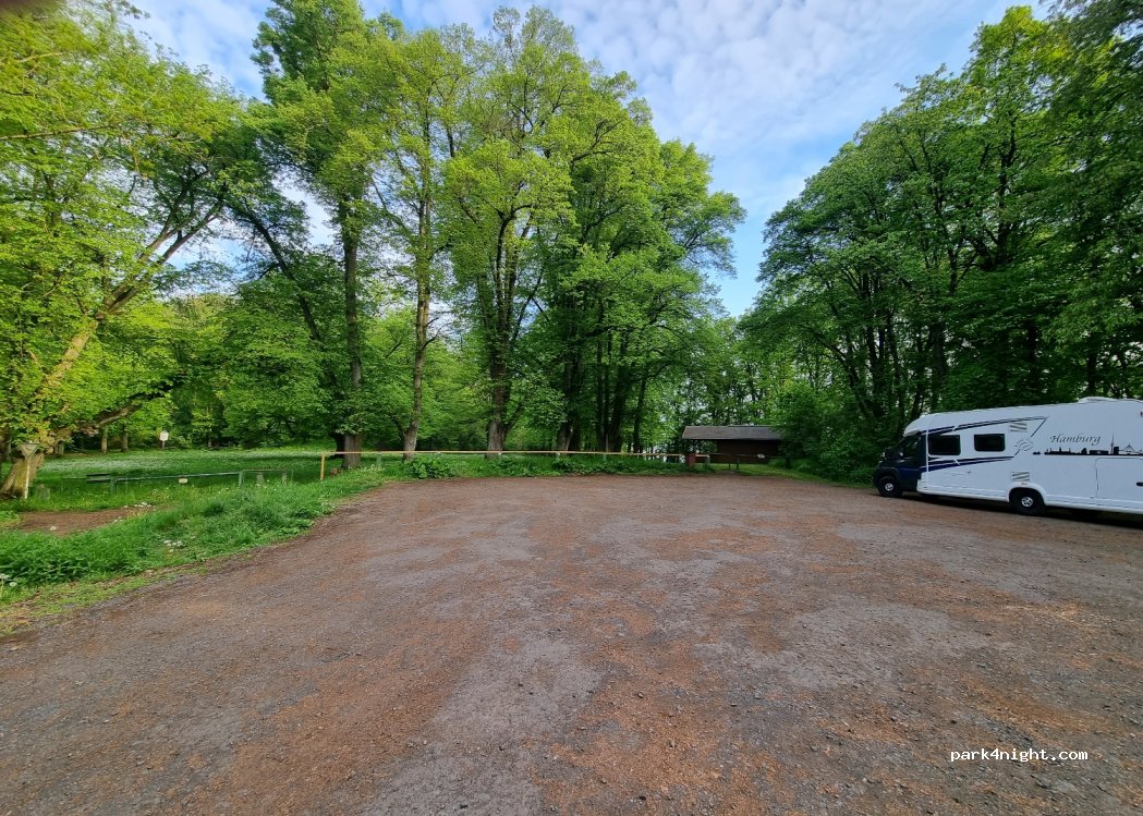Wanderparkplatz Burg Heiligenberg — foto 2
