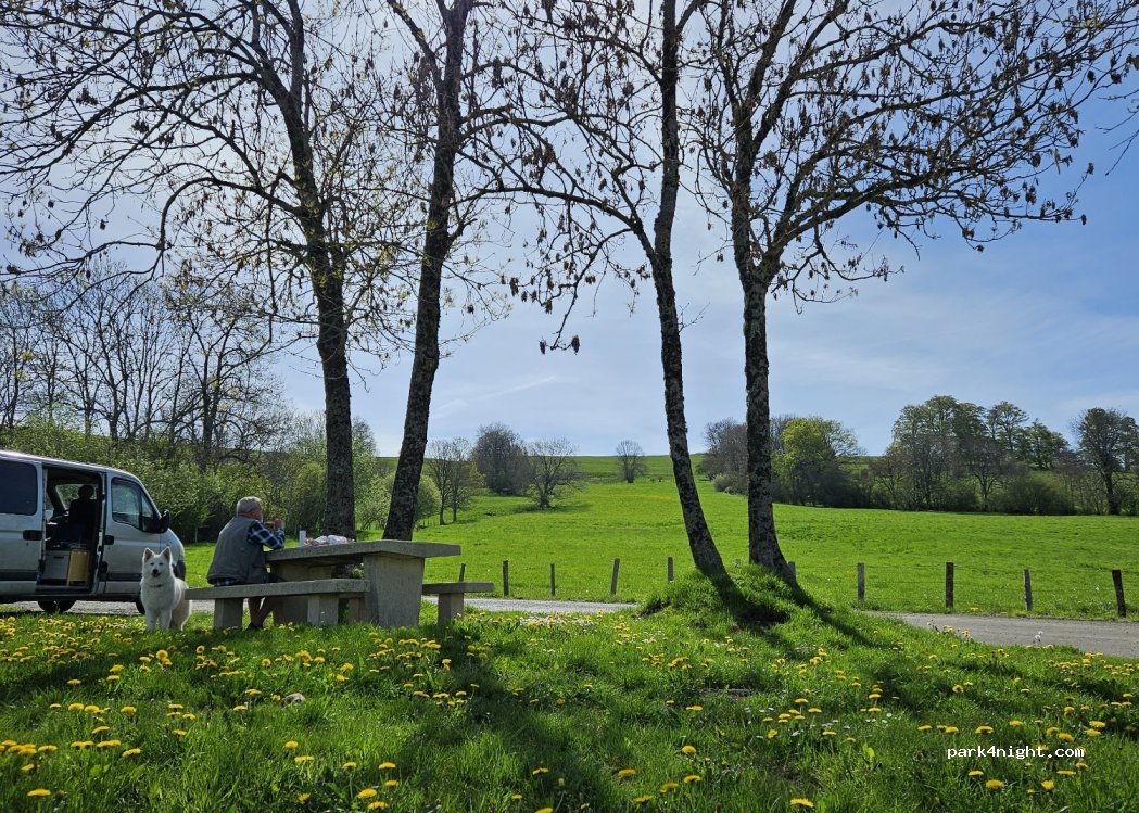 (15400) Cheylade - Unnamed road — foto 3