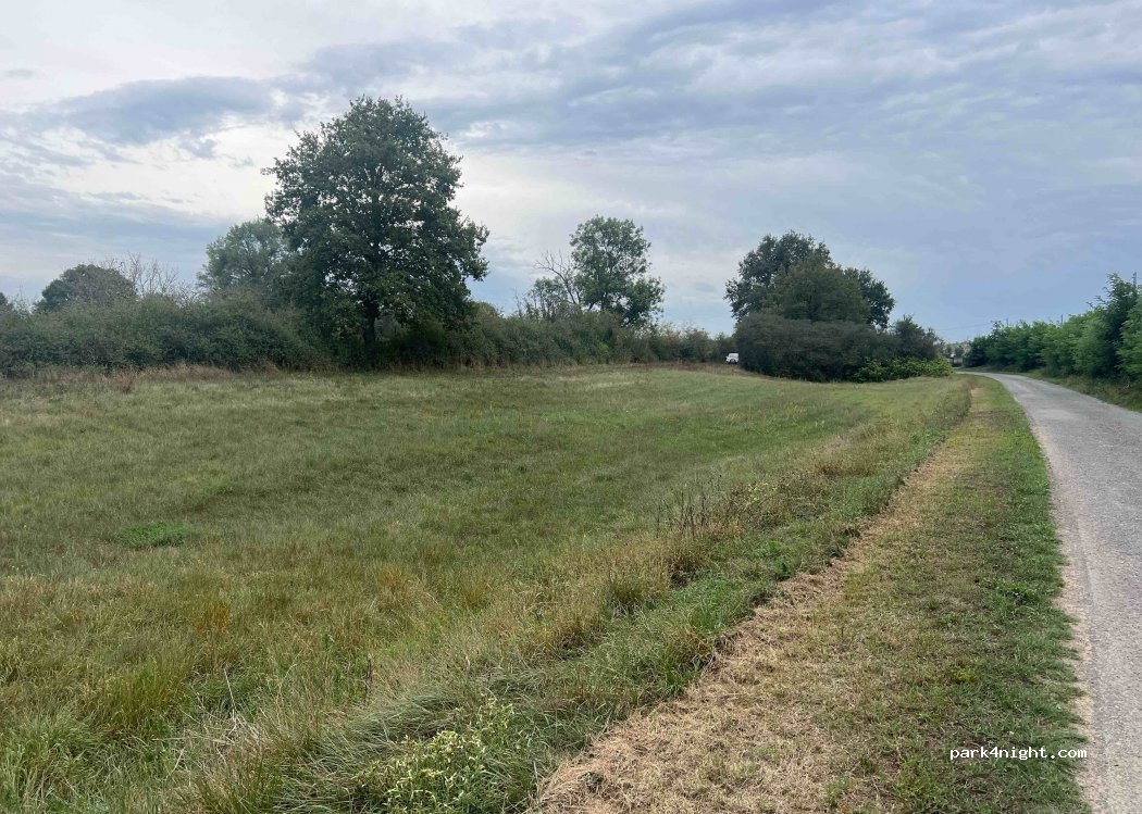 (03470) Coulanges - Chemin des Monins — foto
