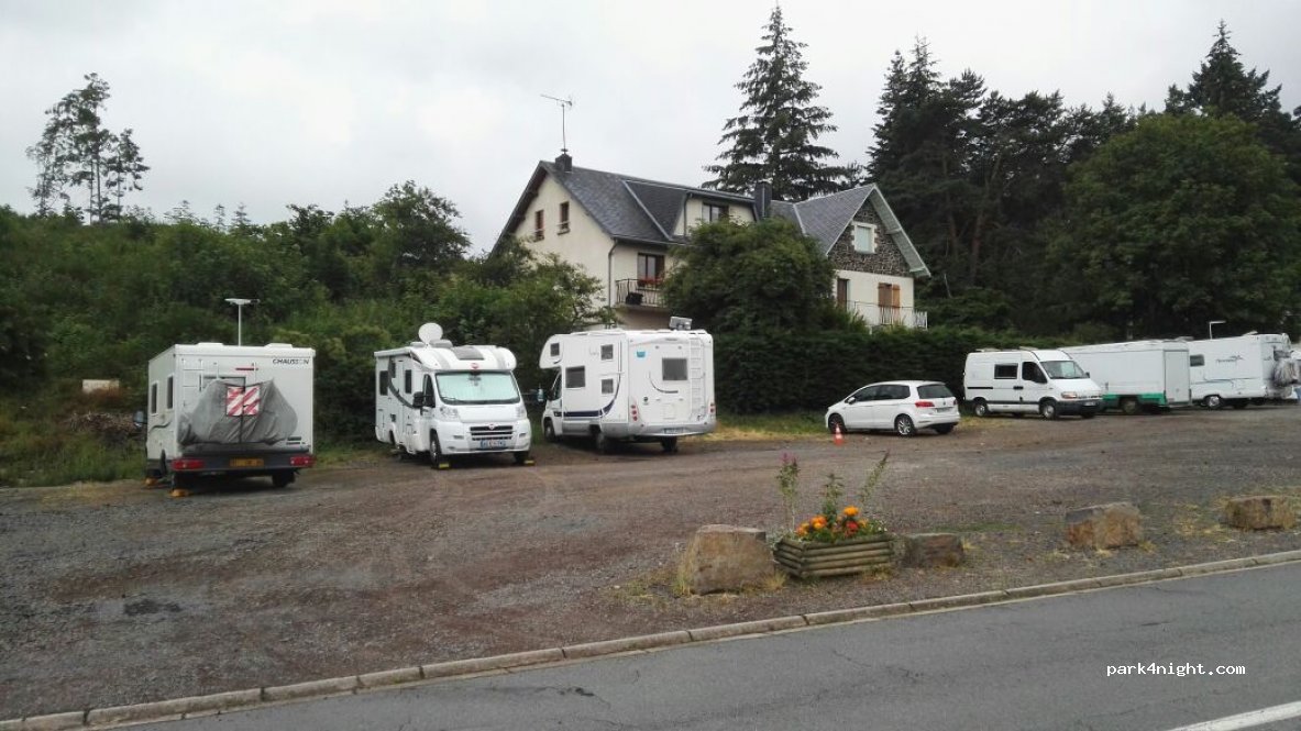 (63790) Murol - Rue Guy de Maupassant — foto
