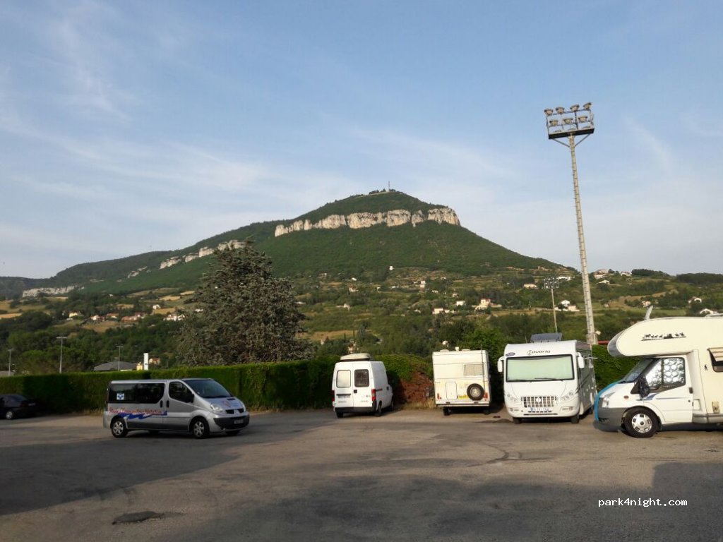 (12100) Millau - 144 Avenue Jean Jaurès — foto 2