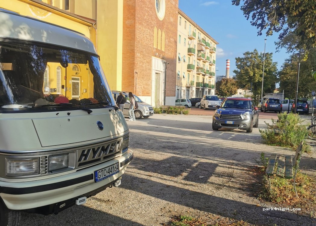 (57122) Livorno - 7 Via delle Cateratte — foto 2