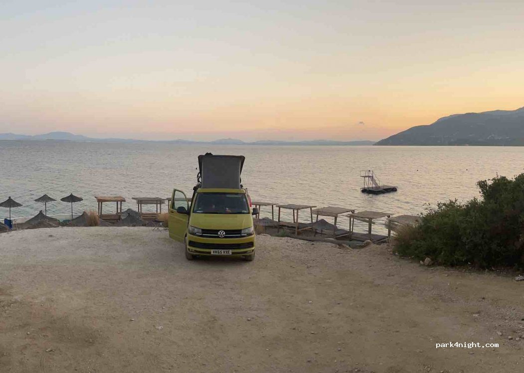 (PXXF+GX) Ksamil - Unnamed Road — foto