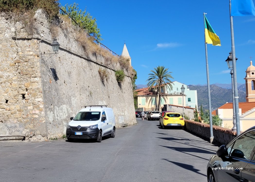 (18039) Ventimiglia - 2 Via del Battistero — foto 2