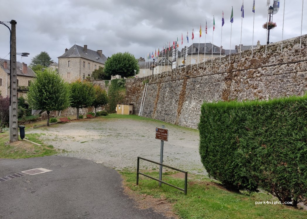 (19260) Treignac - 13 Square Henri Queillé — foto 3