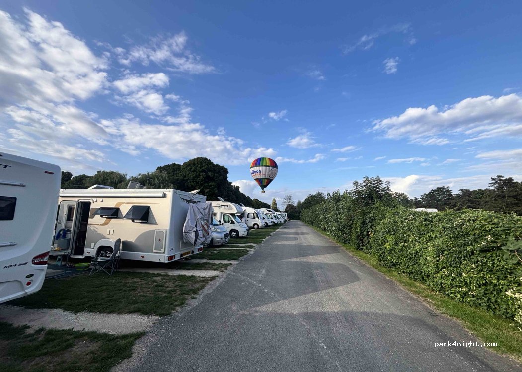 (37400) Amboise - Allée de la Chapelle Saint-Jean — foto 4