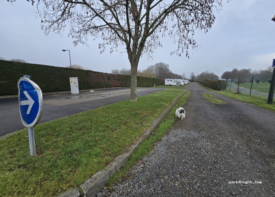 (37400) Amboise - Allée de la Chapelle Saint-Jean — foto 5