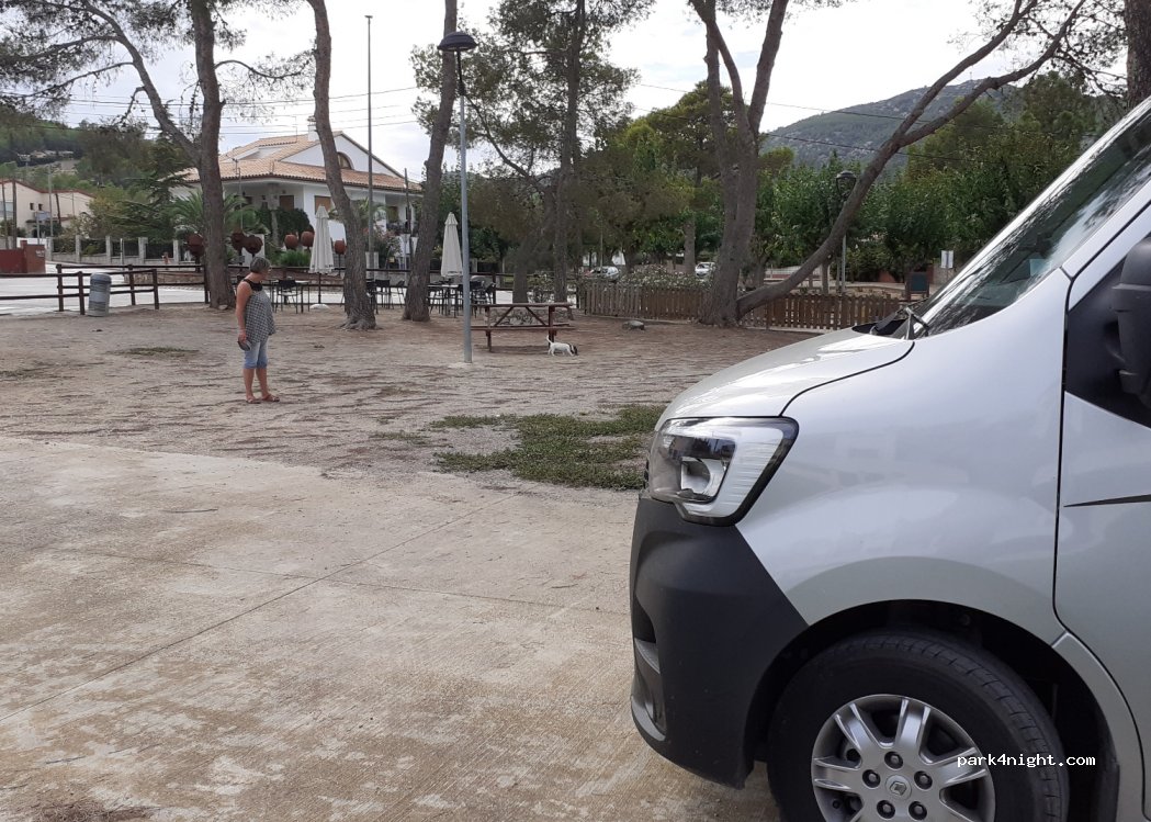 (08811) Canyelles - 3P Passatge Figuera — foto