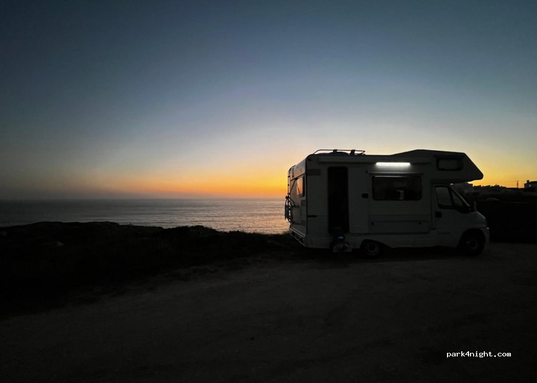 (2520) Peniche - 188 Estrada Marginal Sul — foto 4