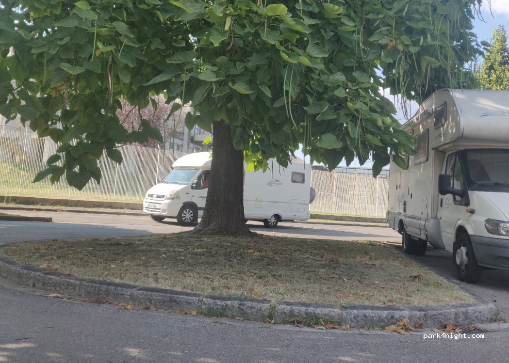 (59100) Prato - 8 Piazzale Falcone e Borsellino — foto 4