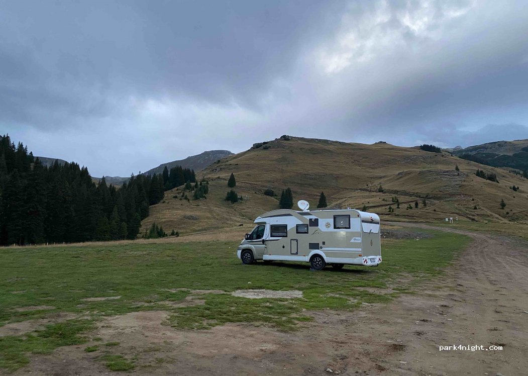 (9CXR+4H) Peștera - DJ714 — foto 3
