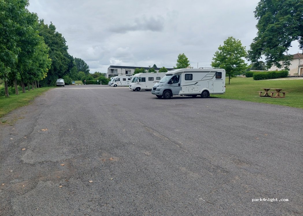 (16440) Roullet-Saint-Estèphe - Les Glamots — foto 3