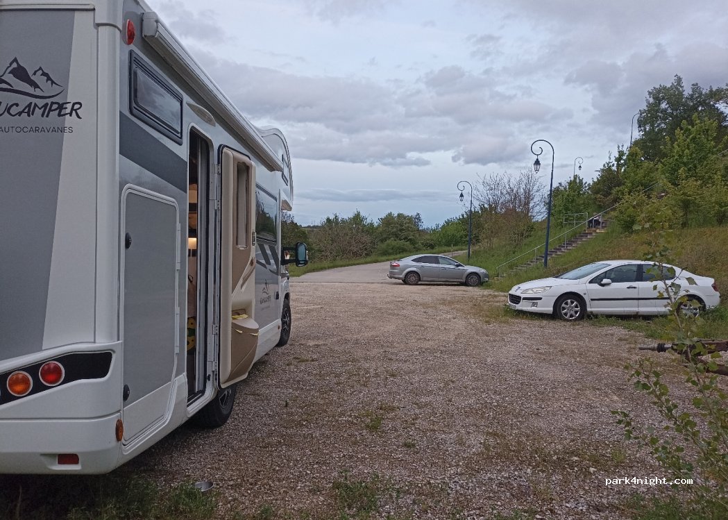 (46240) Montfaucon - 3 Place de la Mairie — foto 4