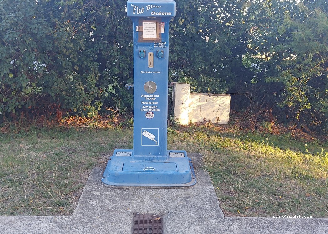 (17170) La Ronde - 12-14 Rue du Port — foto 3