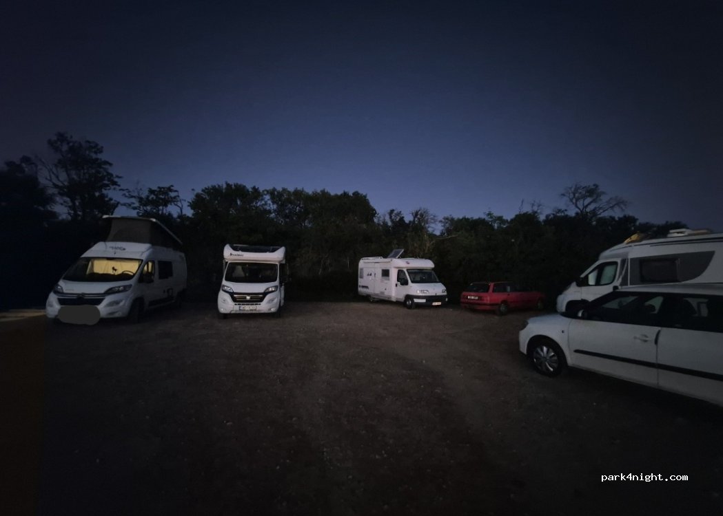 (691 10) Kobylí - Unnamed Road — foto 5
