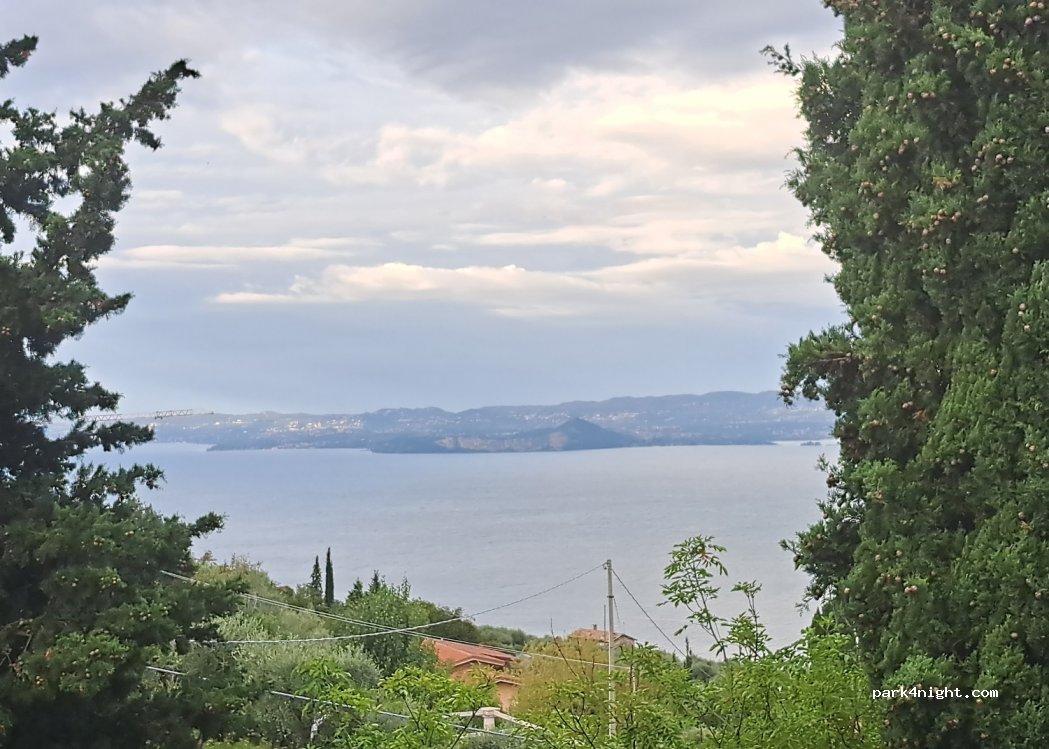 (37010) Torri del Benaco - 33 Via Oliveti — foto