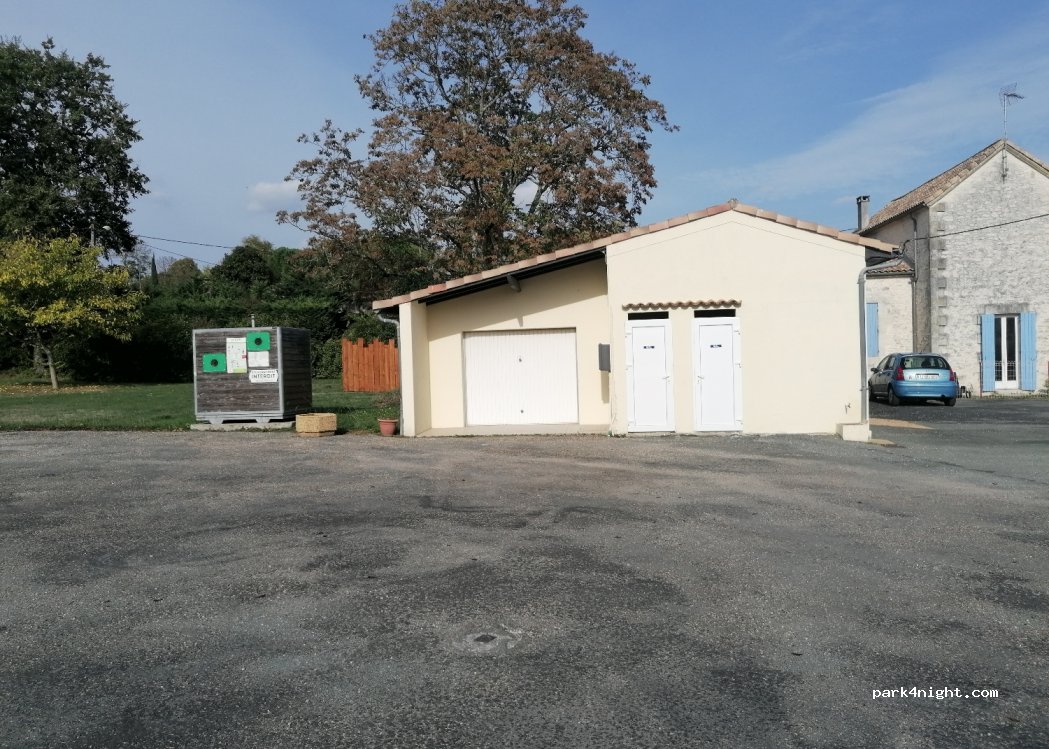 (33220) Ligueux - 12 Le Bourg — foto 3