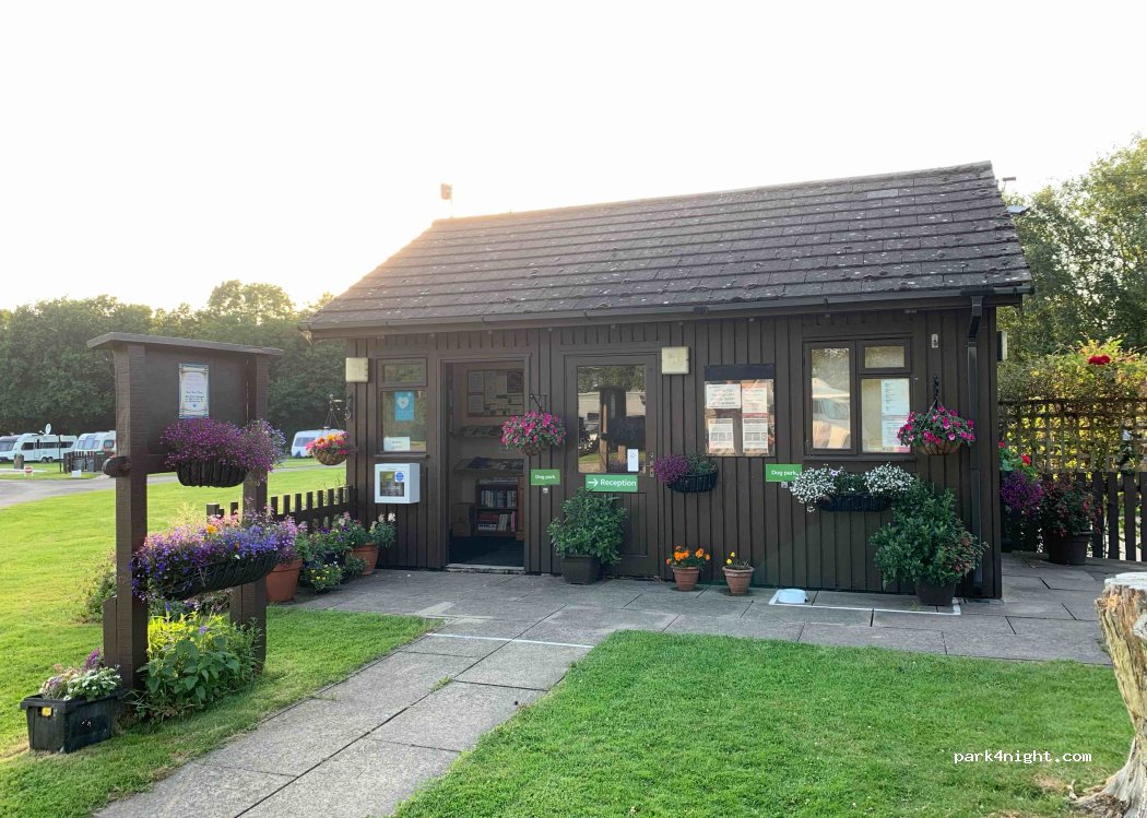 Broomfield Farm Caravan and Motorhome Club Campsite — foto 2