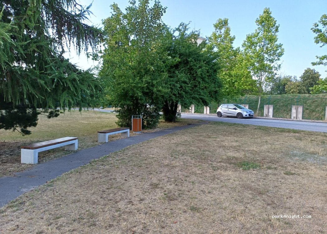 (500 08) Hradec Králové - 456/30 Zámeček — foto 2