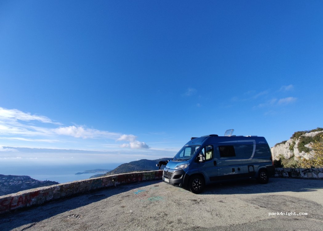 (06440) Peille - Unnamed road — foto