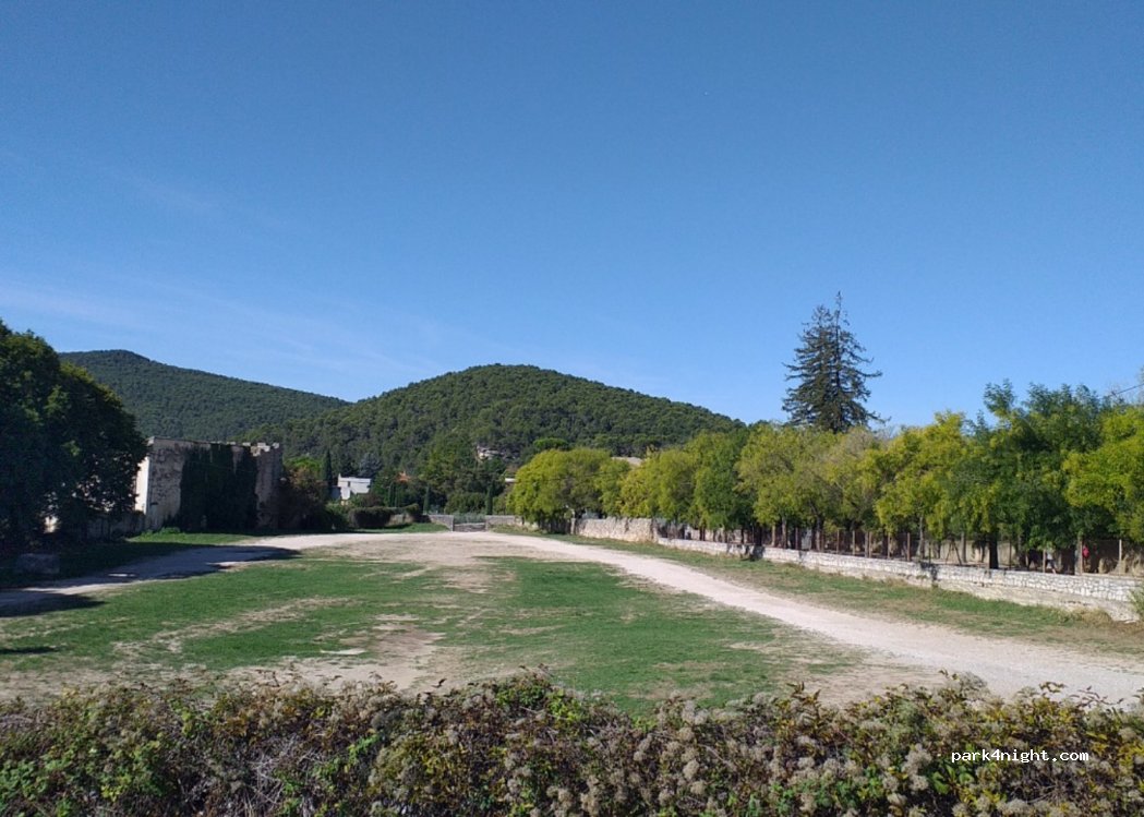 (84110) Vaison-la-Romaine - 4 Avenue Jules Mazen — foto