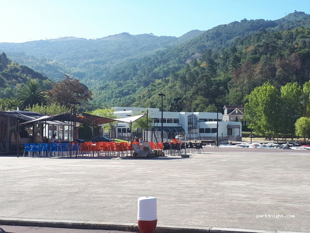 (4660) Miomães - 68 Avenida Doutor Correia Pinto — foto