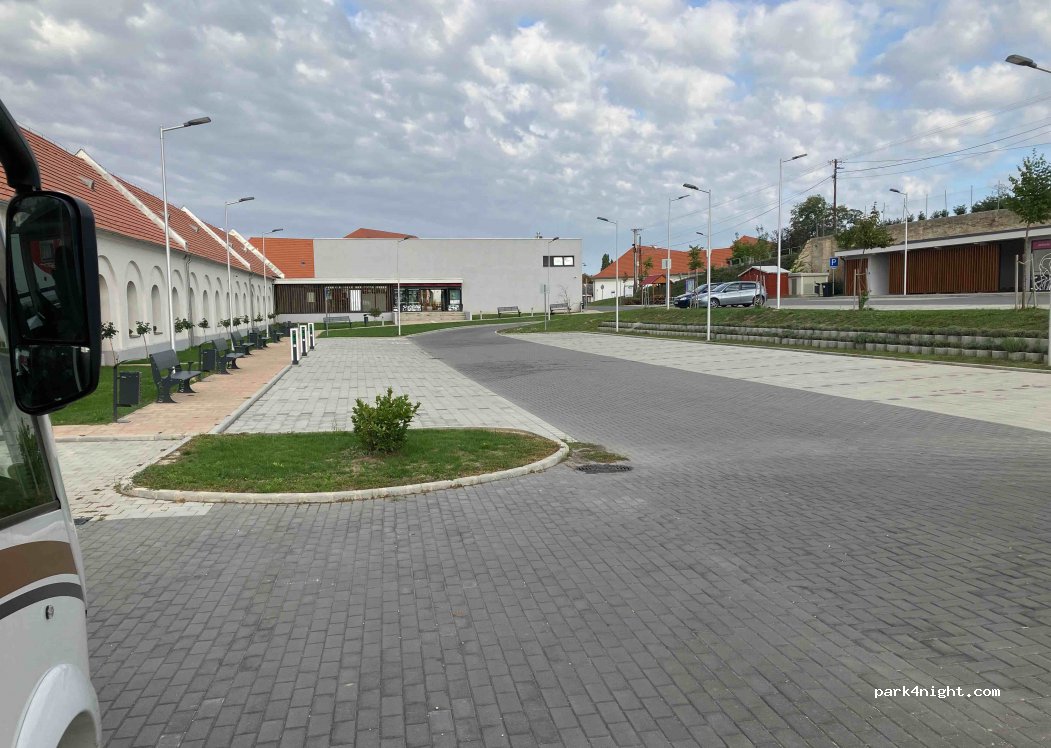 (9090) Pannonhalma - 3 Mátyás király utca — foto
