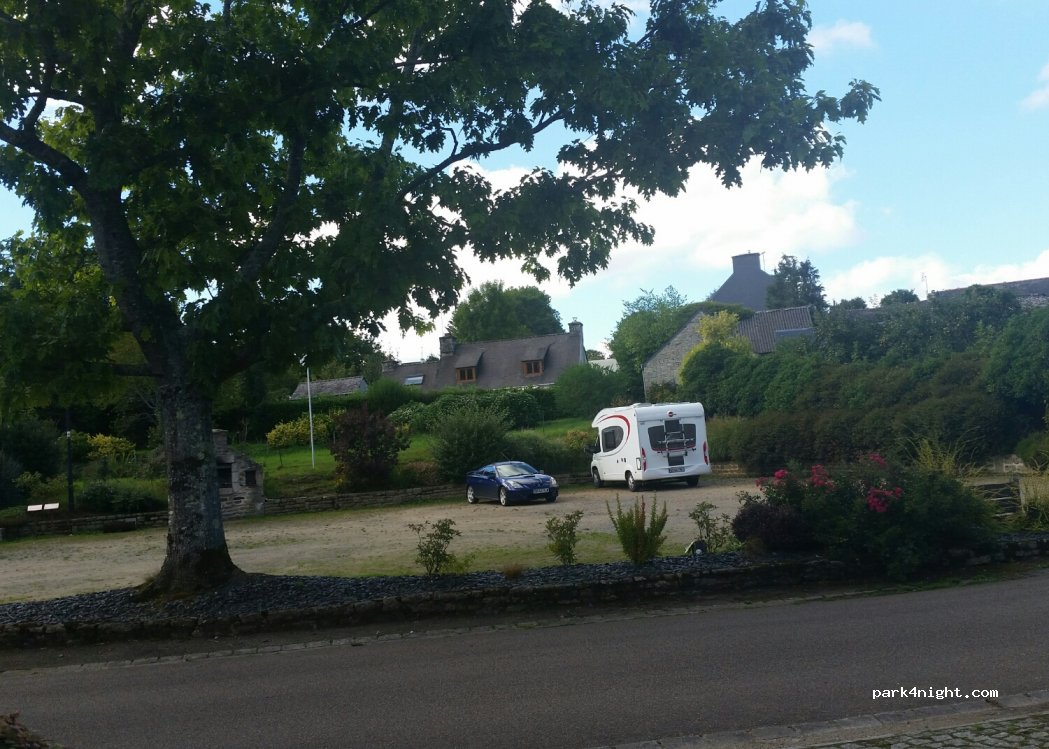 (29690) Poullaouen - 3 Impasse Ti Coz — foto