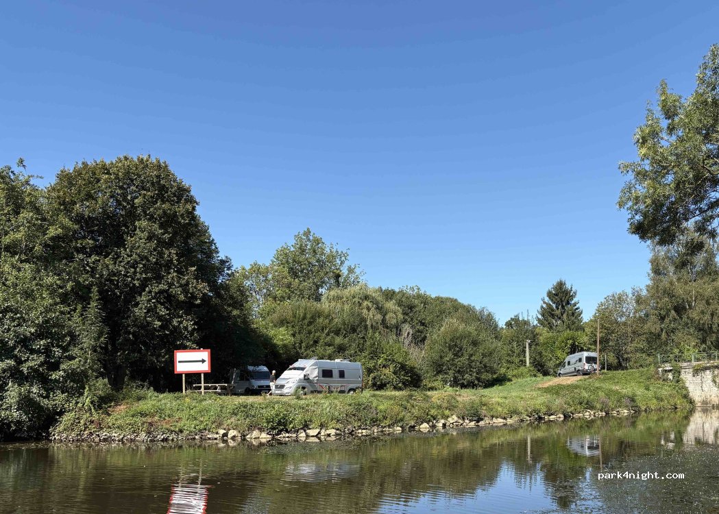 (56800) Guillac - Unnamed Road — foto 4