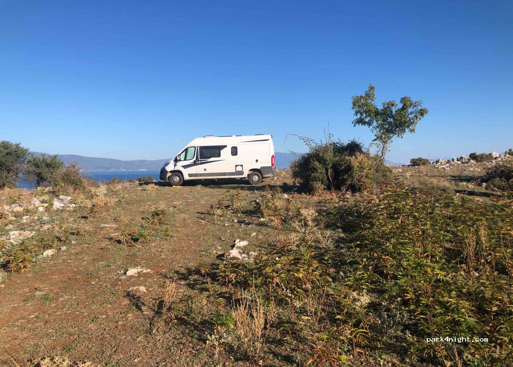 (XQ5J+XHW) Trpejca - Unnamed Road — foto