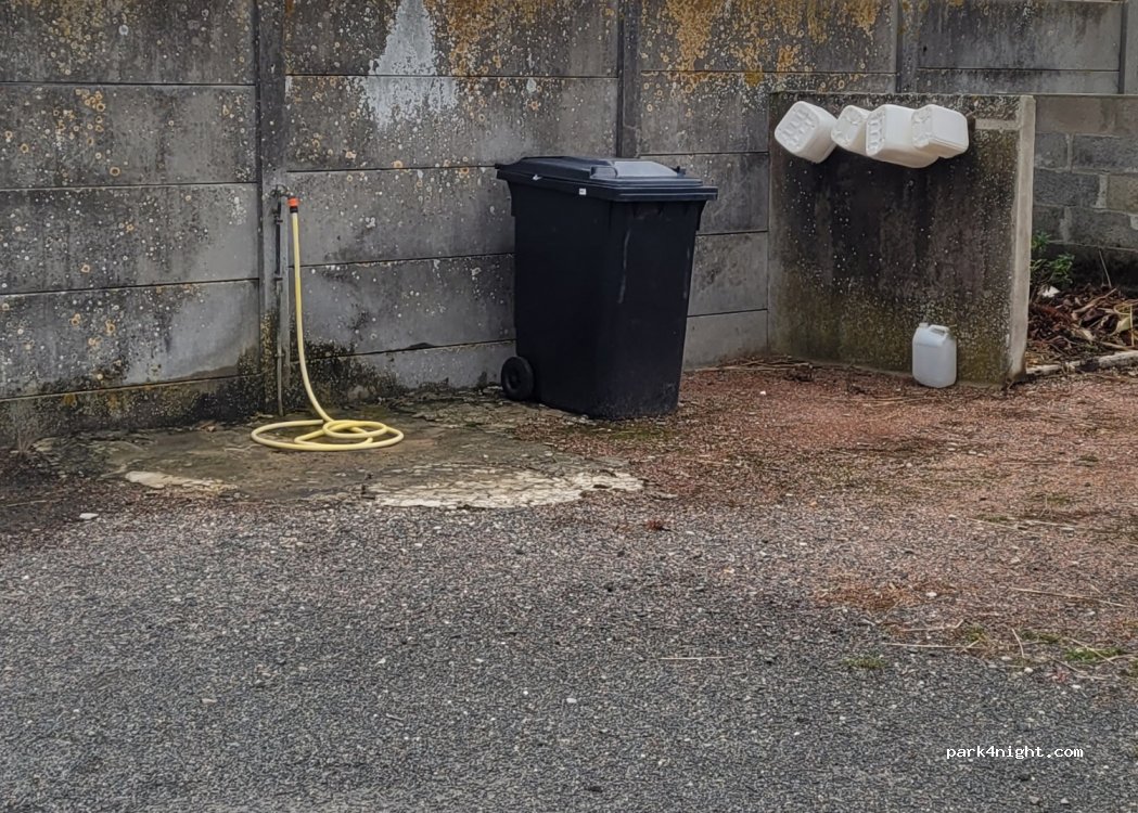 (79600) Assais-les-Jumeaux - Unnamed road — foto 3