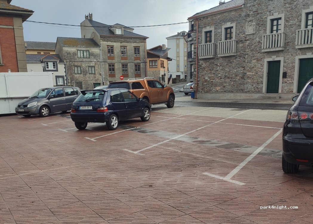 (33740) Tapia de Casariego - 3 Plaza del Campogrande — foto 2