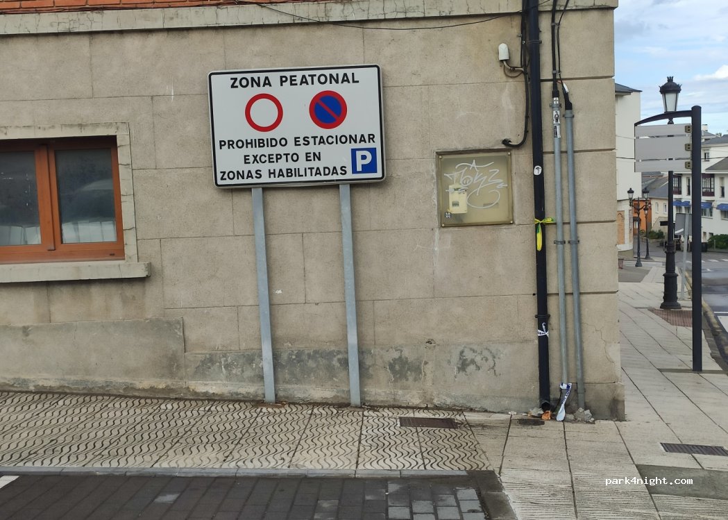 (33740) Tapia de Casariego - 3 Plaza del Campogrande — foto 3