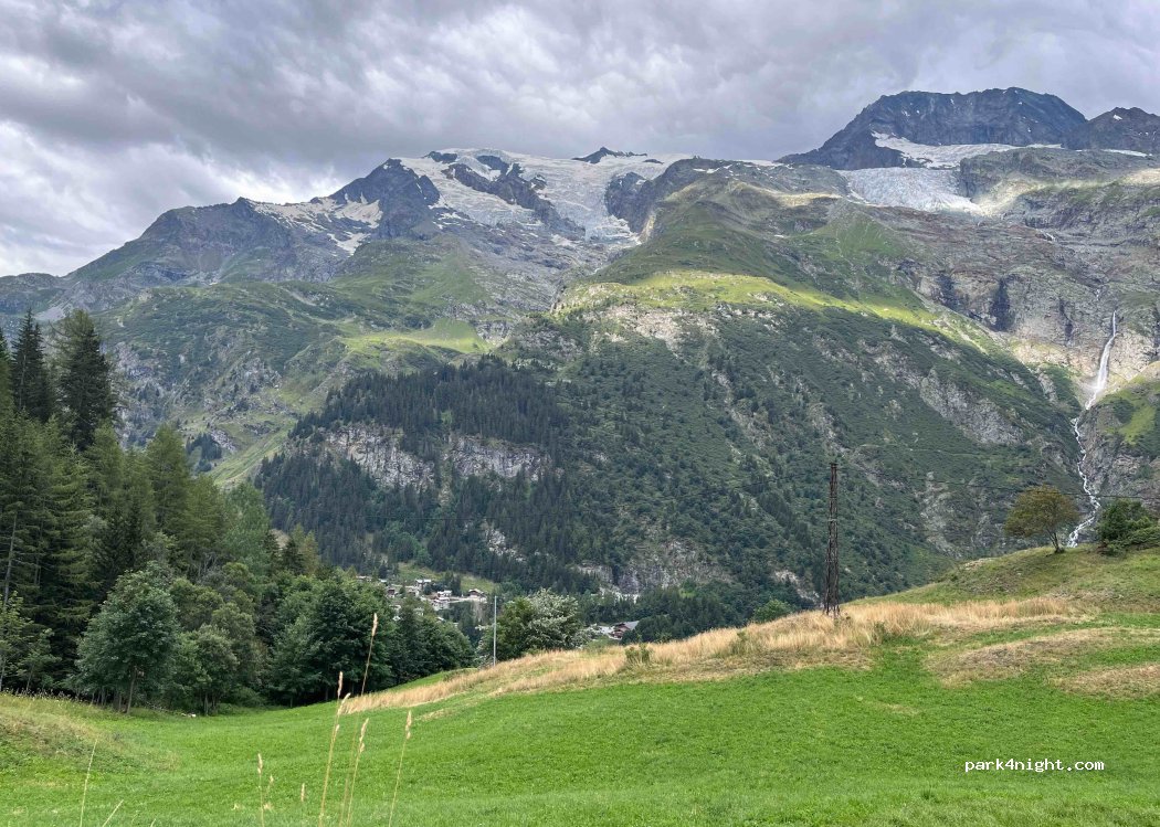 (73640) Sainte-Foy-Tarentaise - Unnamed road — foto 3