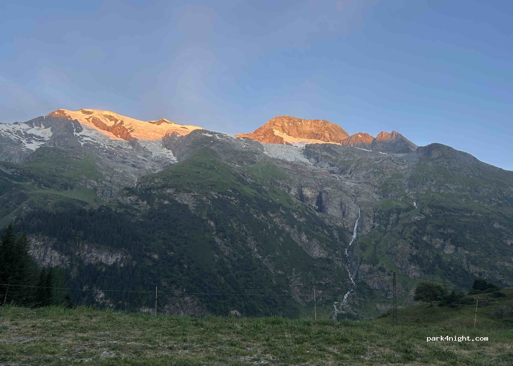 (73640) Sainte-Foy-Tarentaise - Unnamed road — foto 5
