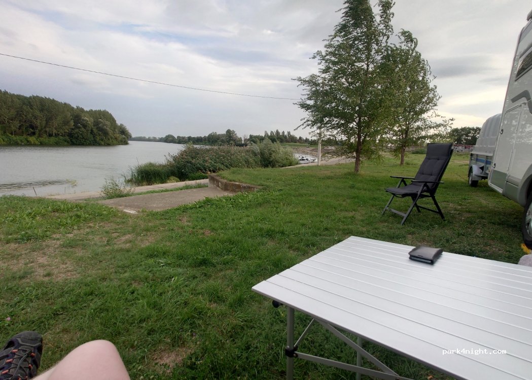 (21220) Bečej - Šetaliśte pored Tise — foto