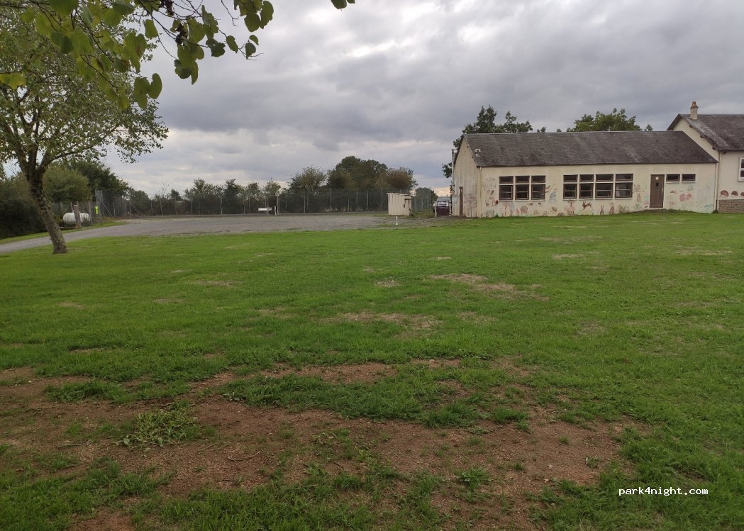 (79600) Boussais - 9 Place de L’Eglise — foto