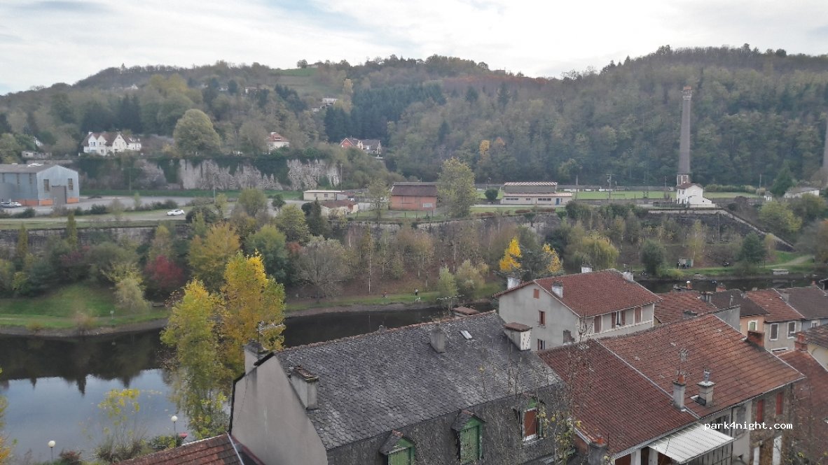 (12110) Aubin - Avenue Pierre de Coubertin — foto 3