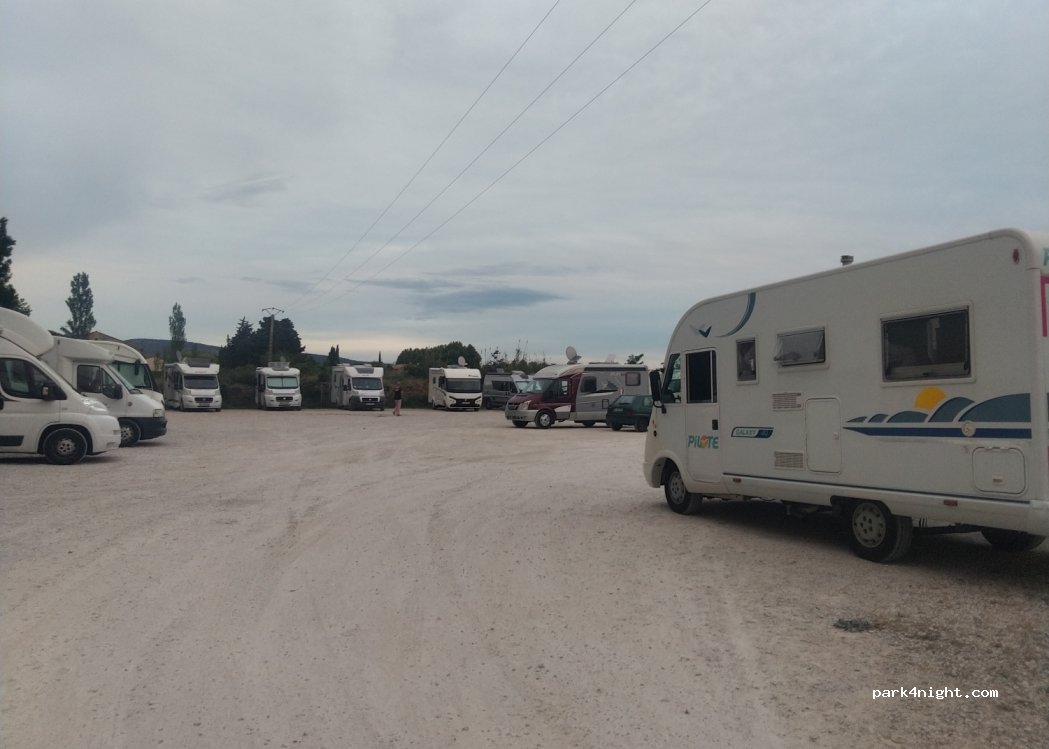 L'Isle-sur-la-Sorgue RV park — foto 3