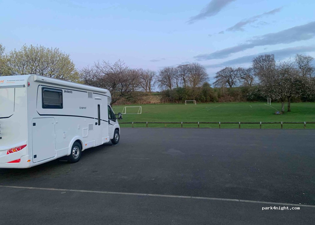 (FK4 1BA) Bonnybridge - 67 Falkirk Road — foto