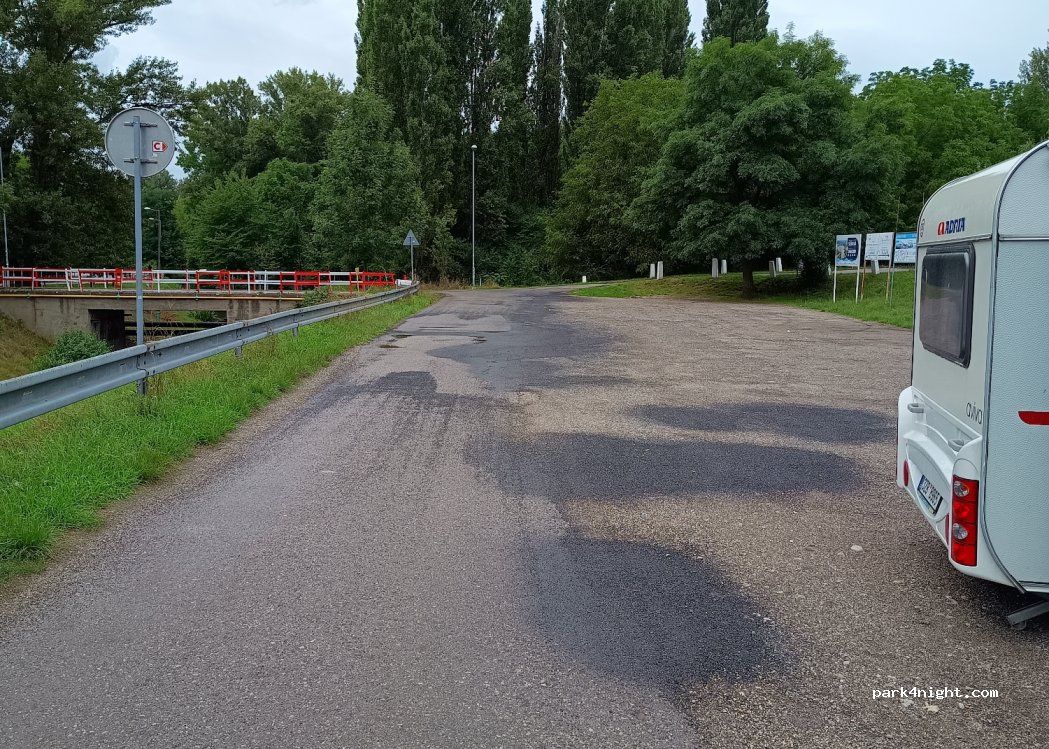 (921 01) Piešťany - 3463 Rekreačná — foto 2