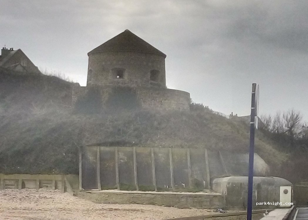(14520) Port-en-Bessin-Huppain - 2 Quai Letourneur — foto 4