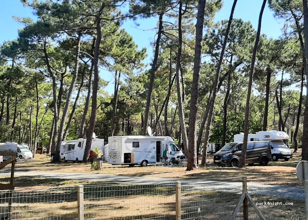 Camping LES SAUMONARDS — foto