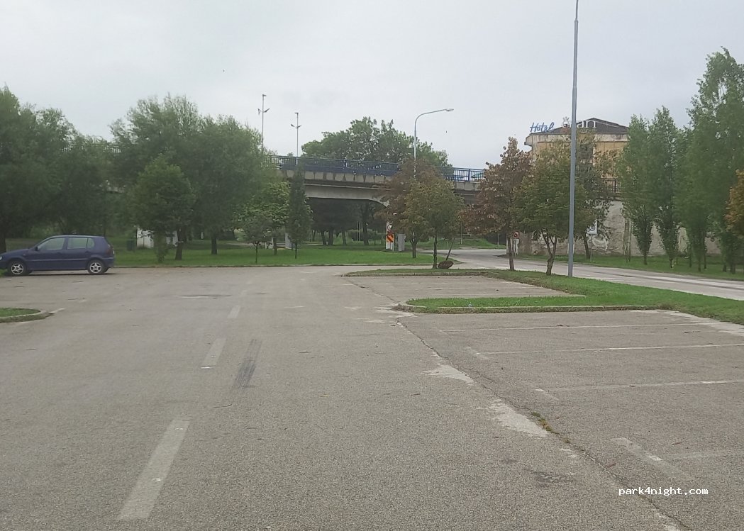 (21480) Srbobran - 6 Vladike Nikolaja Velimirovića — foto 3
