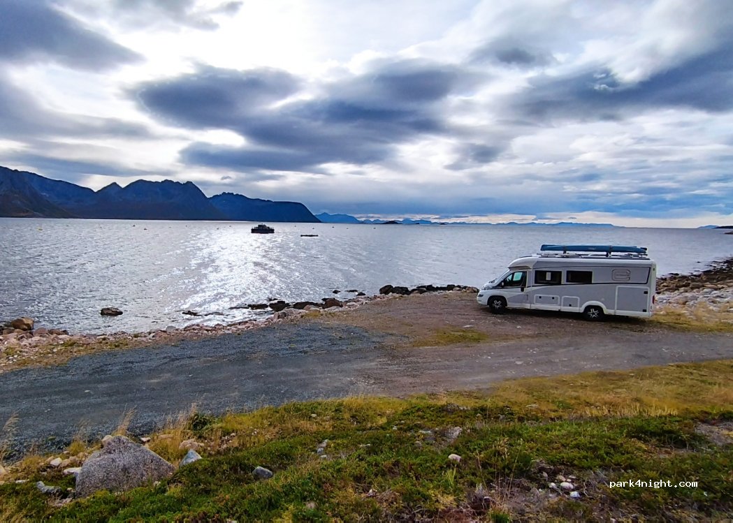 (9393) Flakstad - — foto