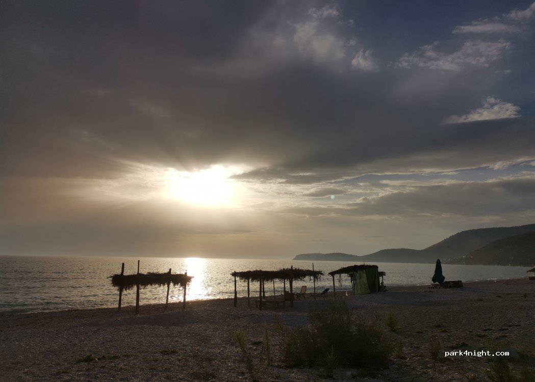 (2VQ6+RPW) Qazim Pali - Unnamed Road — foto