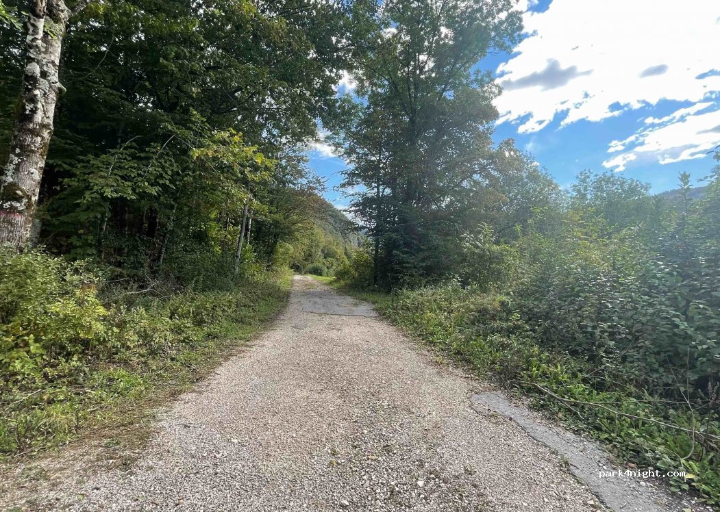 (4264) Nomenj - Unnamed road — foto