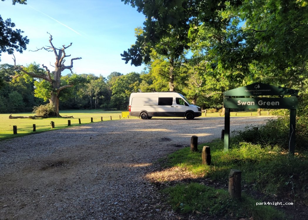 (SO43 7DU) Lyndhurst - 1 Northerwood Avenue — foto